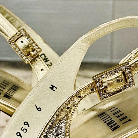 Sold Stuart Weitzman Gold Slingback Peep Toe Heels Size 6 - Picture 6 of 11